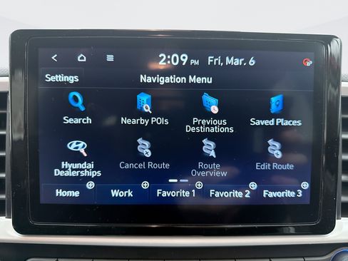 Used 2024 Hyundai Venue Limited image 15