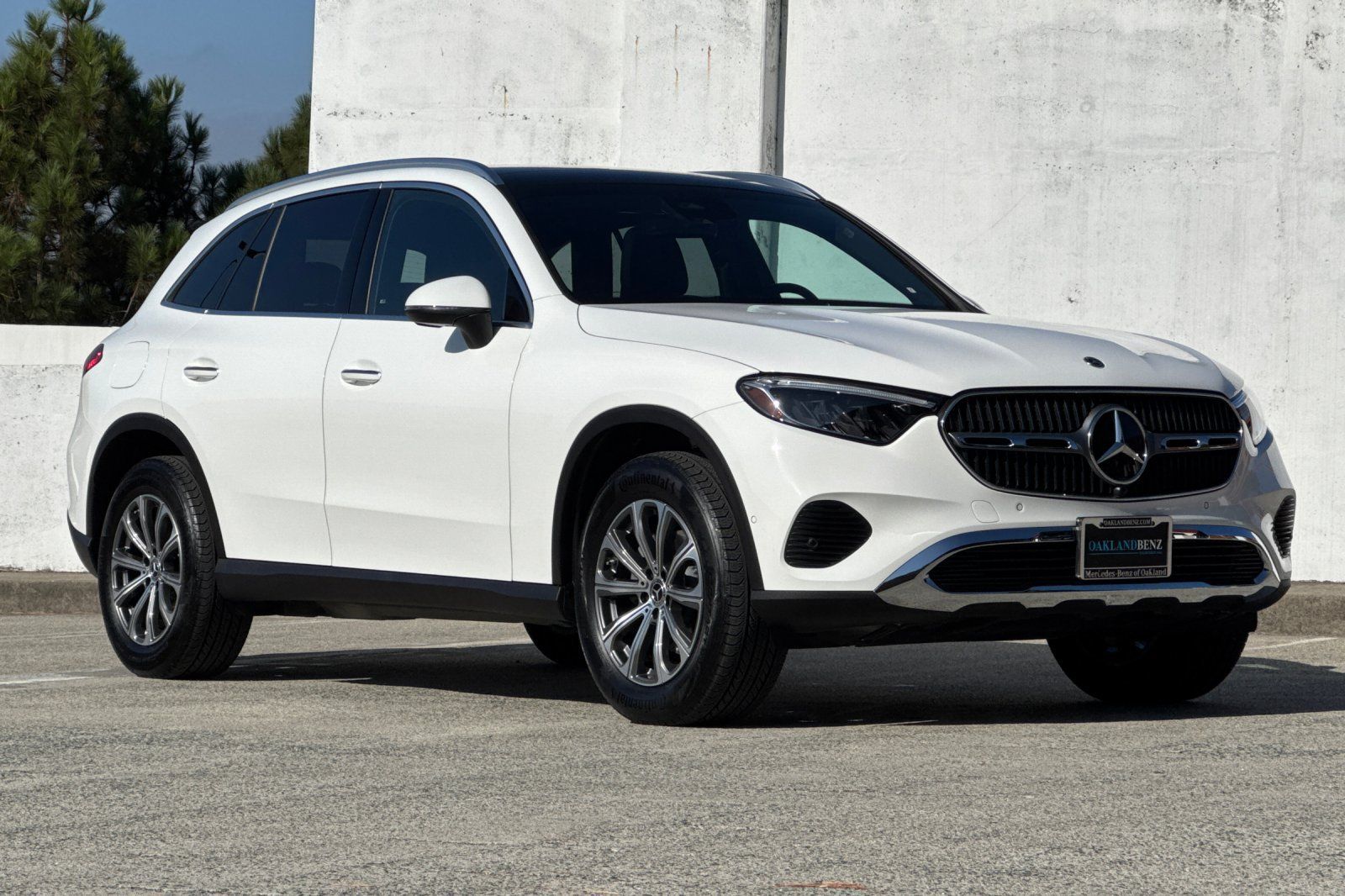 Used 2026 Mercedes-Benz GLC 300 4MATIC image 2