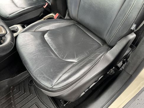 Used 2015 Jeep Renegade Limited AWD/4WD image 26