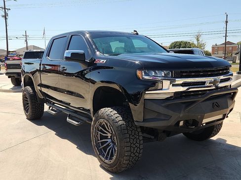 Used 2019 Chevrolet Silverado 1500 LT w/ Convenience Package AWD/4WD image 4