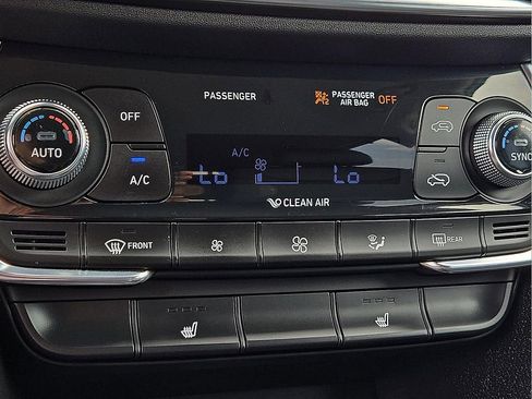 Used 2019 Hyundai Santa Fe SEL FWD image 15