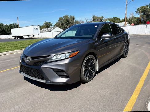 Used 2019 Toyota Camry XSE FWD image 1