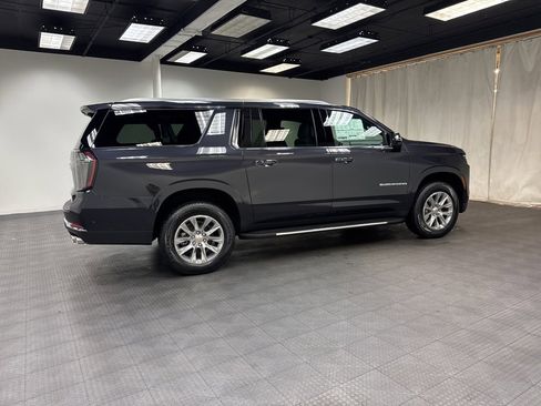 New 2026 Chevrolet Suburban Premier image 6