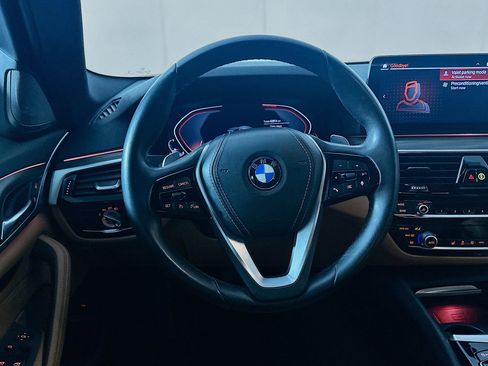 Used 2021 BMW 530i w/ Premium Package image 16