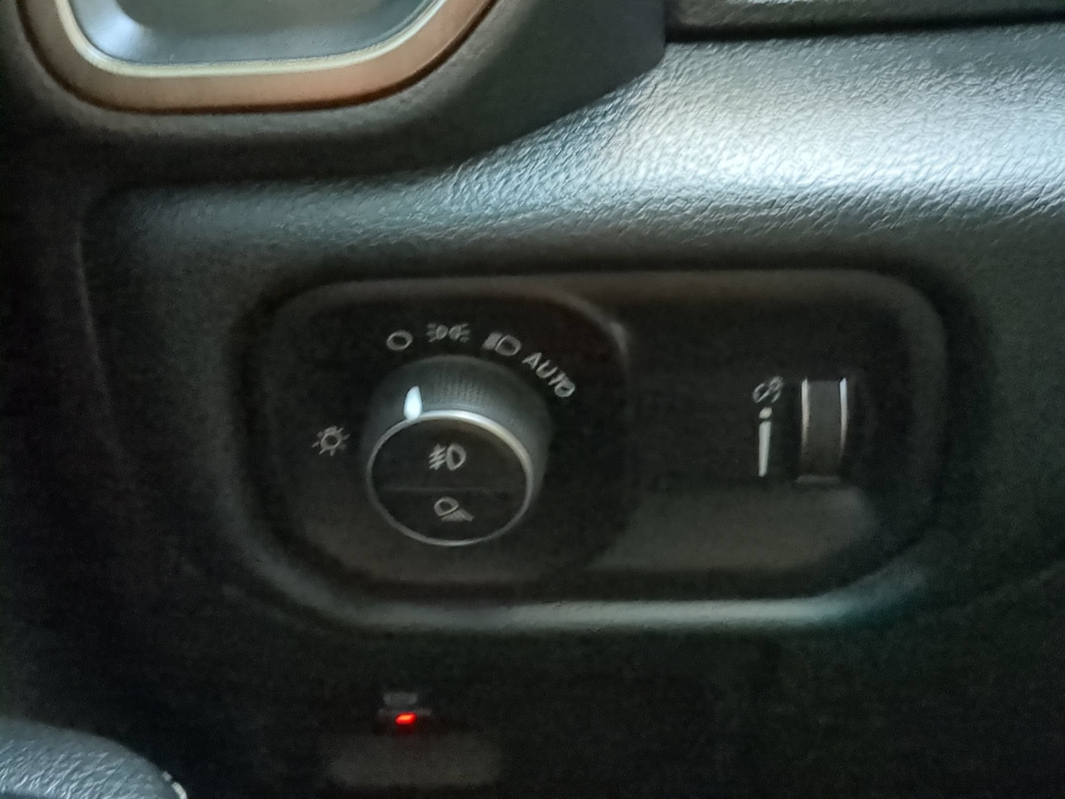 Used 2020 RAM 1500 Rebel AWD/4WD image 20