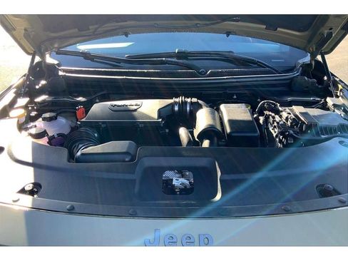 New 2026 Jeep Cherokee Overland w/ Trailer Tow Group AWD/4WD image 12