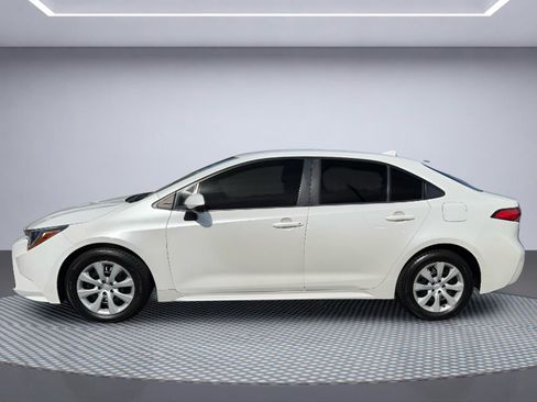 Used 2020 Toyota Corolla LE w/ Carpet Mat Package (TMS) FWD image 3