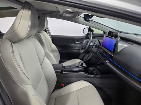 Used 2024 Toyota Prius XLE FWD image 15