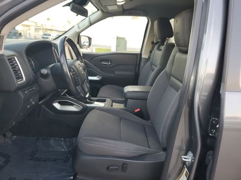 Used 2022 Nissan Frontier SV image 11