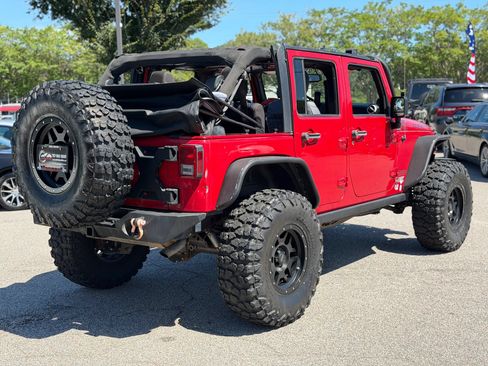 Used 2014 Jeep Wrangler Unlimited Rubicon w/ Connectivity Group AWD/4WD image 7