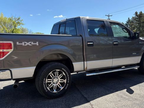 Used 2014 Ford F150 XLT w/ Equipment Group 302A Luxury AWD/4WD image 10