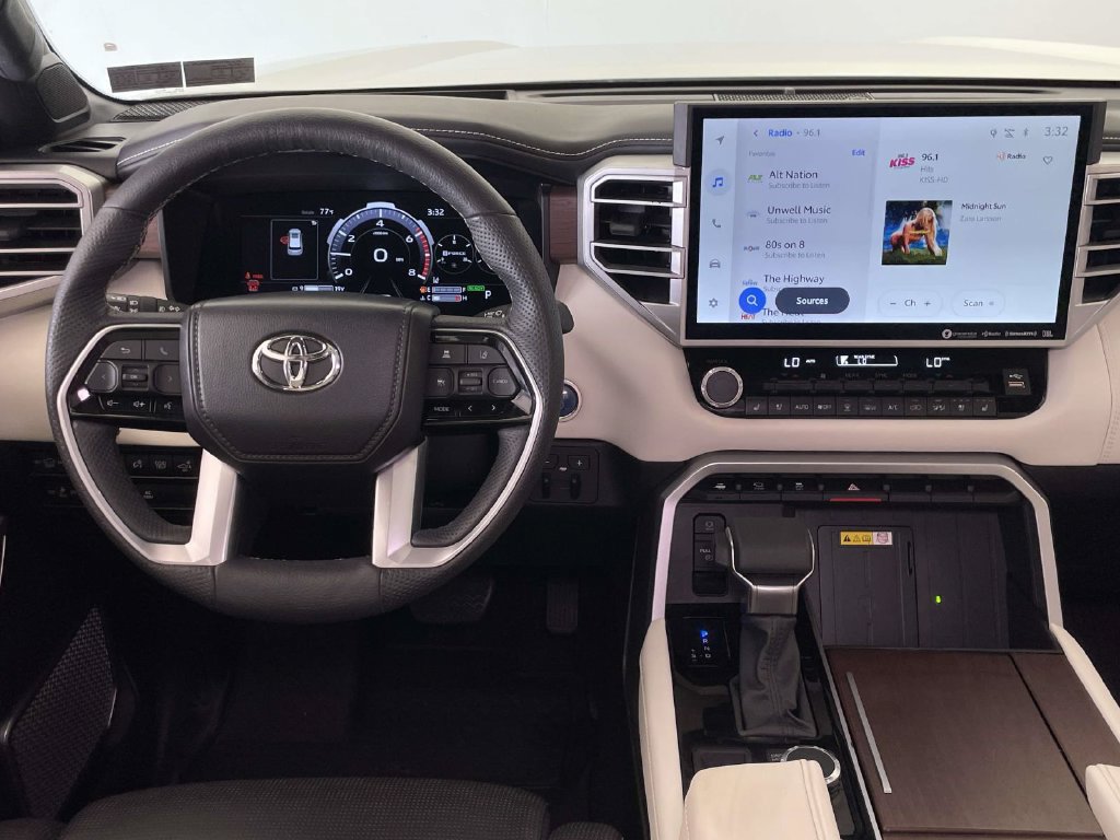 Used 2023 Toyota Sequoia Capstone AWD/4WD image 28