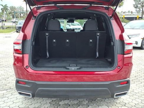 Used 2025 Honda Pilot Sport image 19