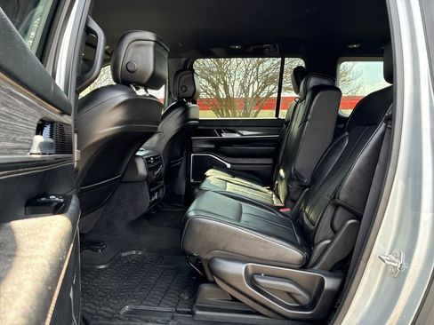 Used 2024 Jeep Wagoneer L Series III w/ Flexible Seating Group image 36