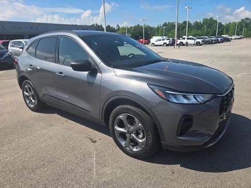 Used 2025 Ford Escape ST-Line AWD/4WD image 2