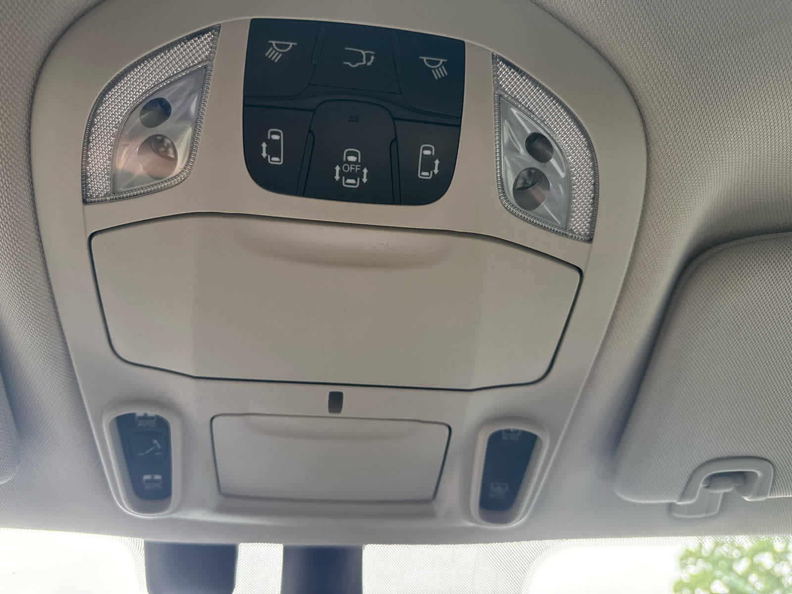 Used 2022 Chrysler Pacifica Limited FWD image 27