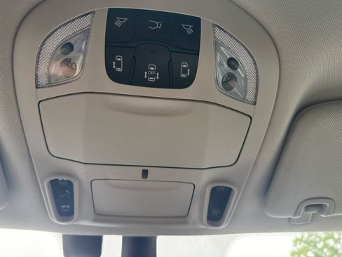 Used 2022 Chrysler Pacifica Limited FWD image 27