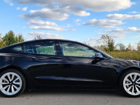 Used 2022 Tesla Model 3 Base 4dr Sedan image 5