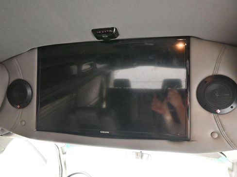 Used 2017 GMC Savana 2500 RWD image 40