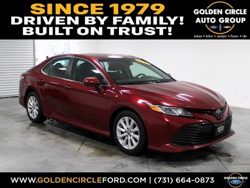 Used 2018 Toyota Camry LE FWD image 1