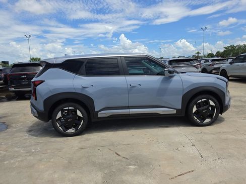 New 2027 Kia Seltos S FWD image 9