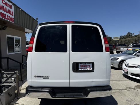 Used 2014 Chevrolet Express 2500 LT w/ LT Preferred Equipment Group RWD image 4
