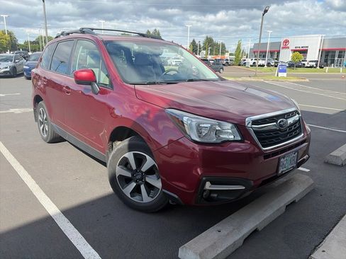 Used 2018 Subaru Forester 2.5i Premium AWD/4WD image 7