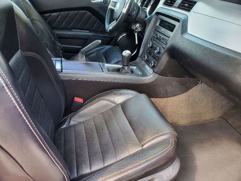 Used 2013 Ford Mustang Premium RWD image 26