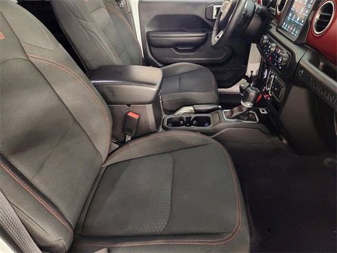 Used 2018 Jeep Wrangler Unlimited Rubicon w/ Dual Top Group image 3