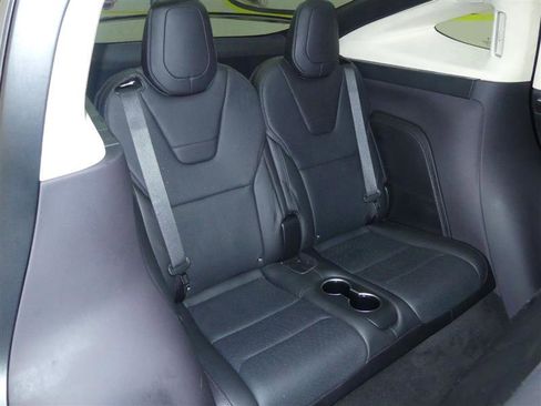 Used 2016 Tesla Model X 90D image 3