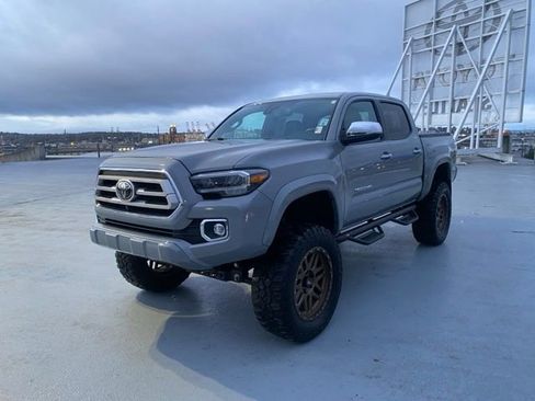 Used 2021 Toyota Tacoma Limited image 4