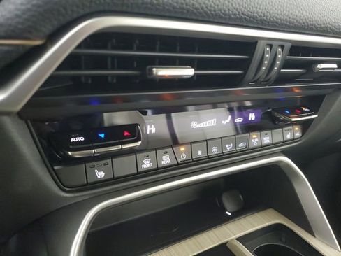 Certified 2025 MAZDA CX-90 Plug-In Hybrid w/ Preferred image 30