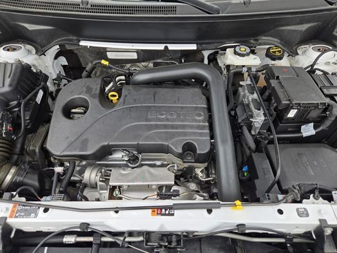 Used 2024 GMC Terrain SLT image 29