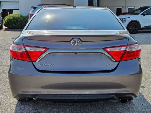 Used 2017 Toyota Camry SE FWD image 5