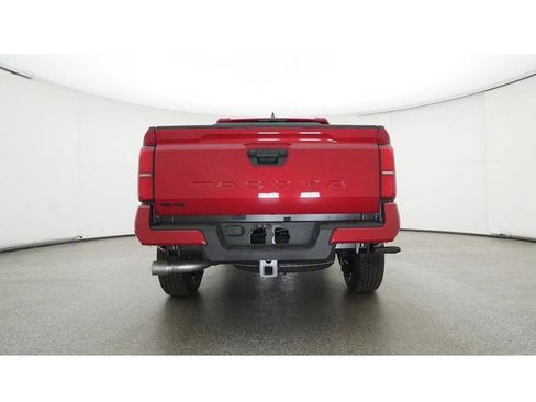 Used 2025 Toyota Tacoma TRD Sport AWD/4WD image 29