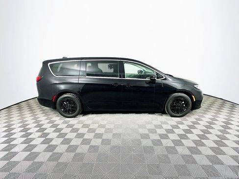 Certified 2024 Chrysler Pacifica Touring-L image 13