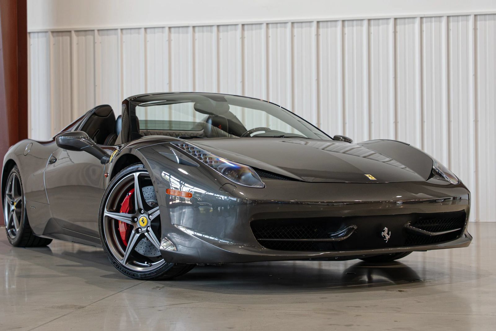 Used 2013 Ferrari 458 Spider RWD image 2