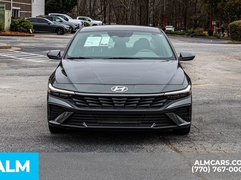 Used 2025 Hyundai Elantra SE FWD image 10
