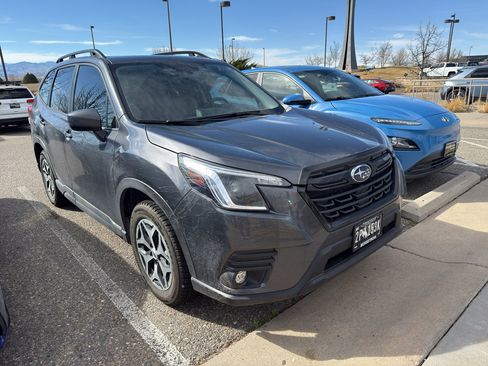 Used 2024 Subaru Forester Premium image 5