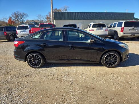 Used 2014 Ford Focus SE image 2