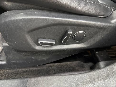 Used 2017 Ford Explorer XLT w/ Equipment Group 202A image 40