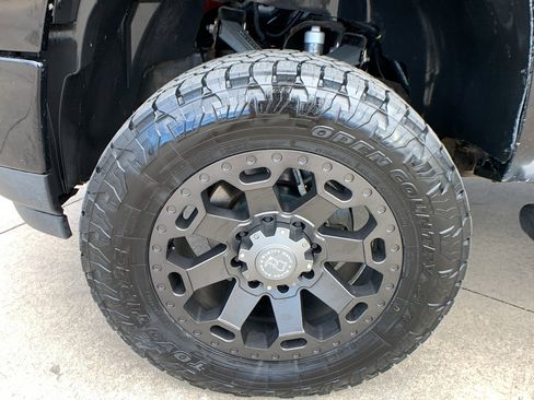 Used 2013 GMC Sierra 2500 Denali w/ Suspension Package, Off-Road image 10