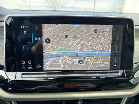 Certified 2025 Volkswagen Atlas SEL Premium R-Line image 23