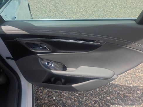 Used 2015 Chevrolet Impala LT w/ Convenience Package FWD image 20