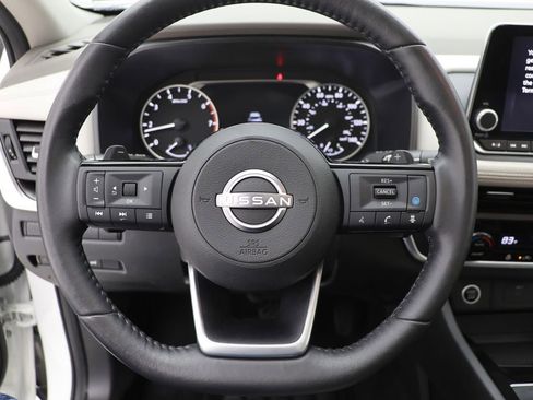 Used 2023 Nissan Rogue SV w/ SV Premium B Package image 17