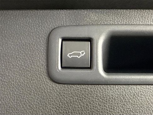 Certified 2025 Toyota Highlander XSE image 42