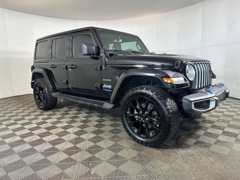 Used 2022 Jeep Wrangler Unlimited Sahara w/ Dual Top Group image 2