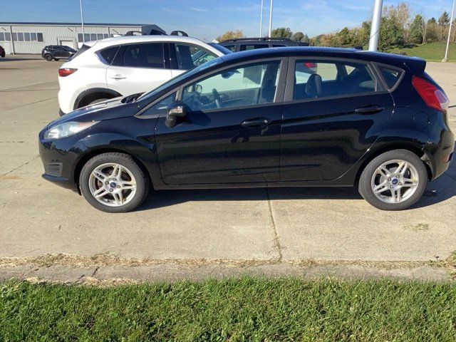 Used 2018 Ford Fiesta SE w/ Cold Weather Package FWD image 2