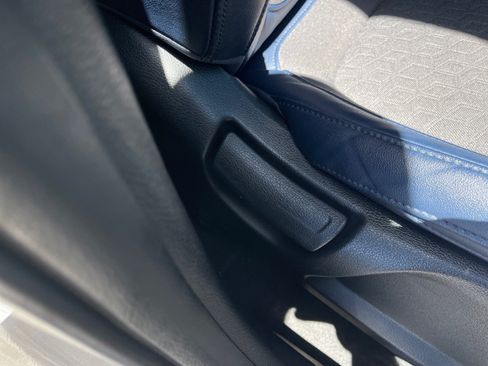 Used 2025 Kia Seltos S FWD image 17