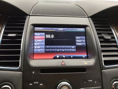 Used 2015 Ford Taurus Limited image 25